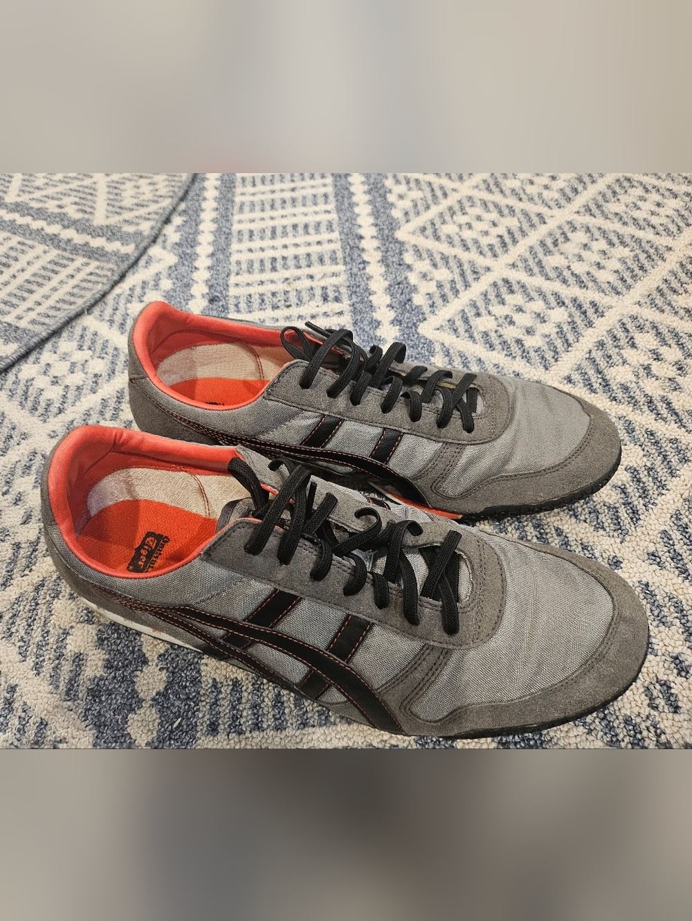 Onitsuka(Tiger)Gray Casual Men’s Sneakers with Orange Lining